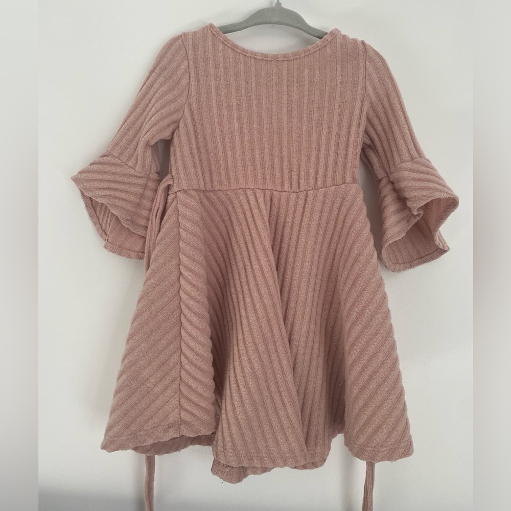 Soft dusty rose pink Girls size 3T Rate Editions light sweater knit dress.